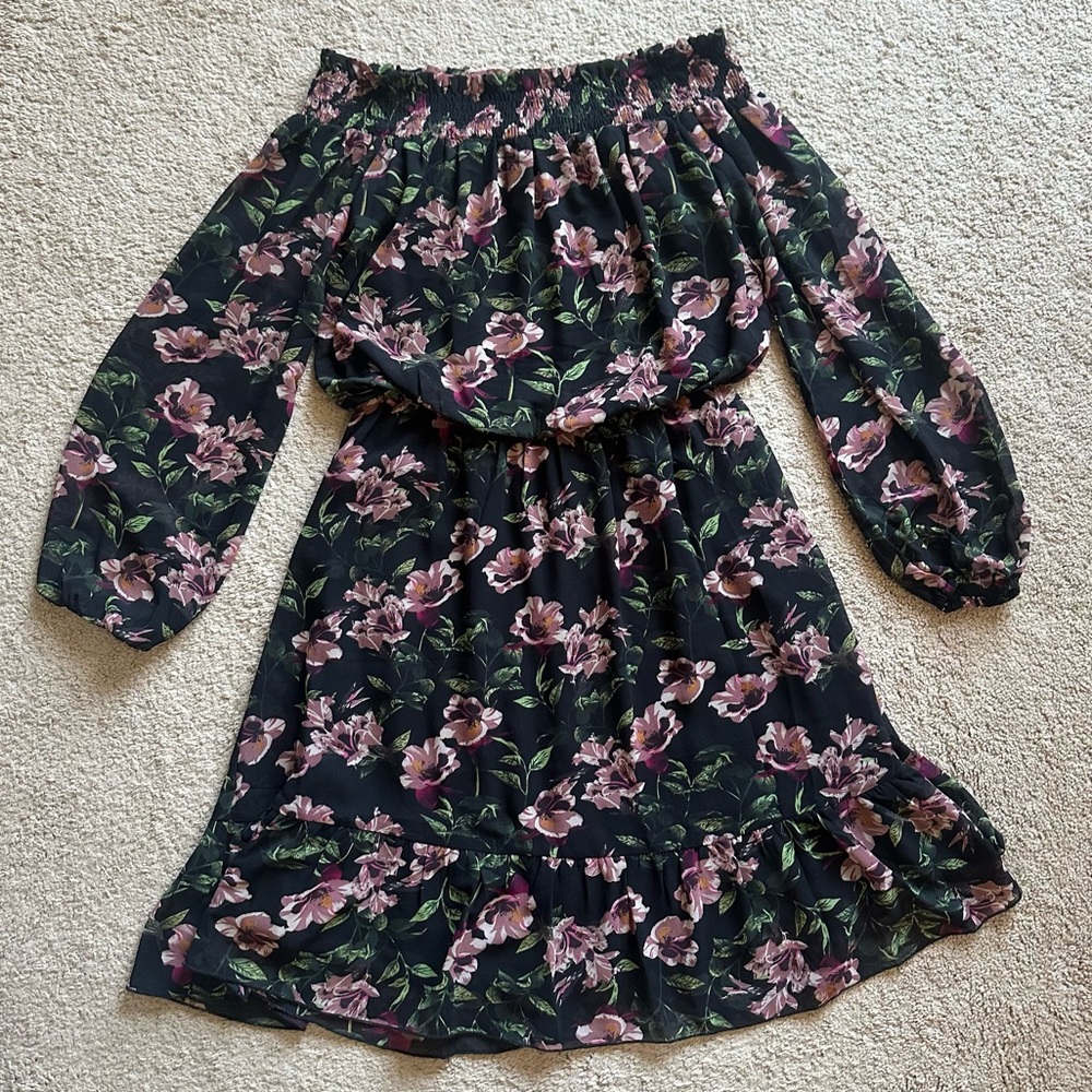 NWT Vici Off the Shoulder Dress in black/floral size small